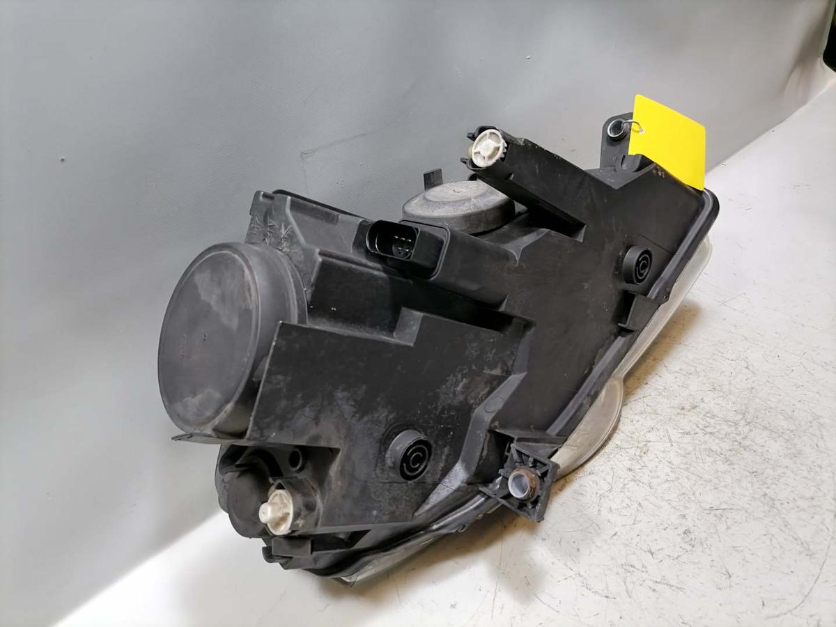 VW Passat 3C original Scheinwerfer vorn links Halogen Bj.2009